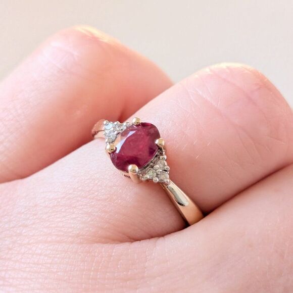 14k Gold Red Spinel & Diamond Ring with tapered band - Picture 6 of 15